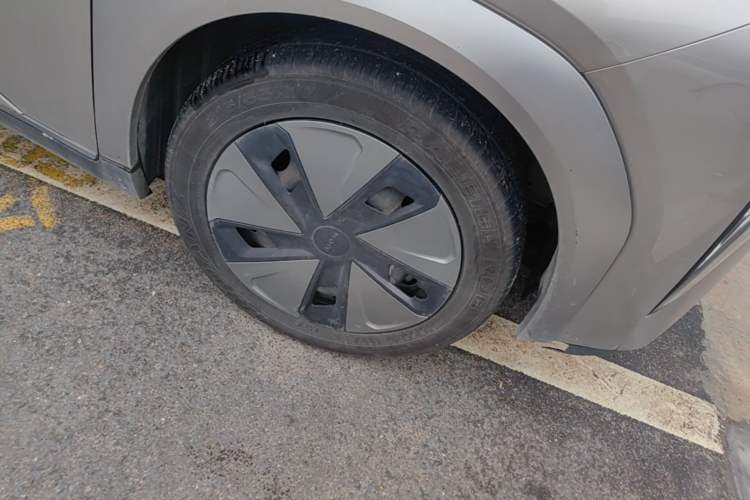 Used AION Y 2023 Plus 610 Enjoy Edition Right Front Wheel Hub