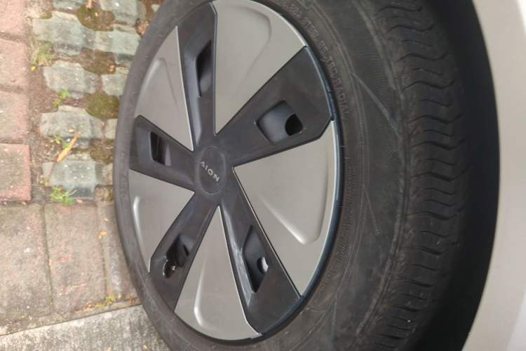 Used AION Y 2023 Plus 510 Enjoy Edition Right Front Wheel Hub