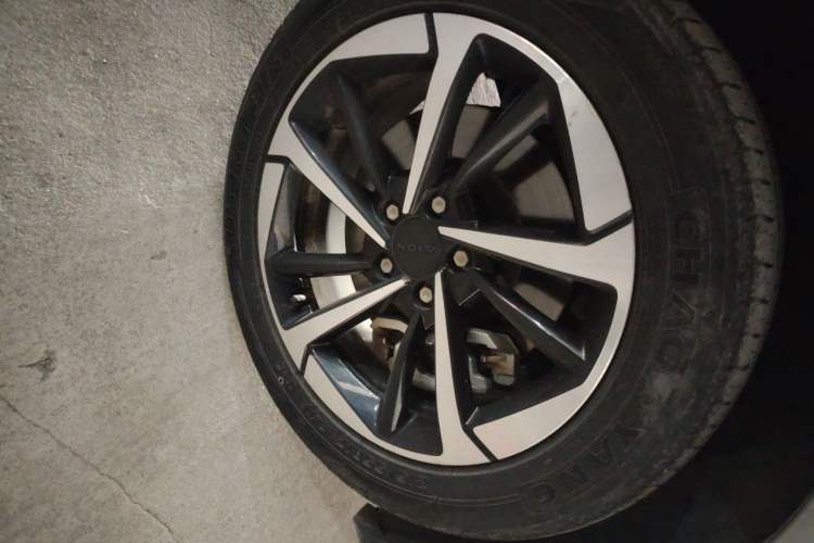 Used AION Y 2023 Younger Star Edition Right Front Wheel Hub