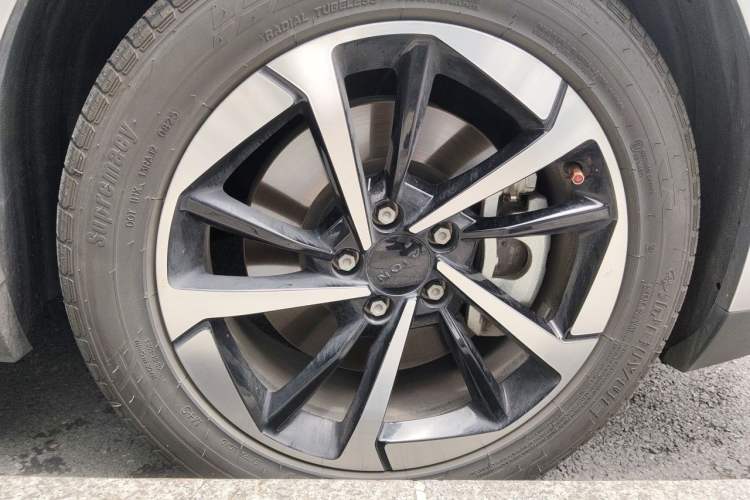 Used AION Y 2023 Plus 510 Smart Edition Right Front Wheel Hub