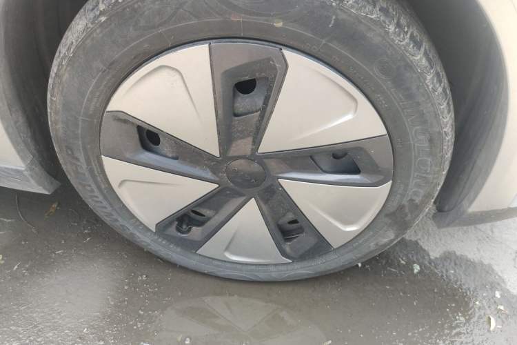 Used AION Y 2023 Plus 510 Enjoy Edition Right Front Wheel Hub