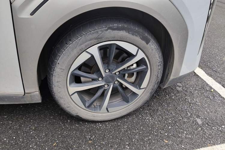 Used AION Y 2023 Younger Star Edition Right Front Wheel Hub