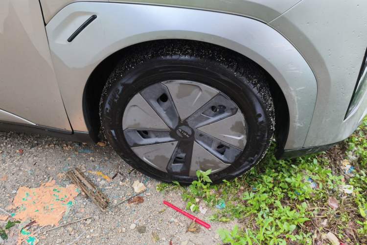 Used AION Y 2023 Plus 510 Enjoy Edition Right Front Wheel Hub