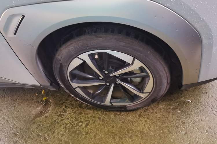 Used AION Y 2023 Plus 510 Smart Edition Right Front Wheel Hub