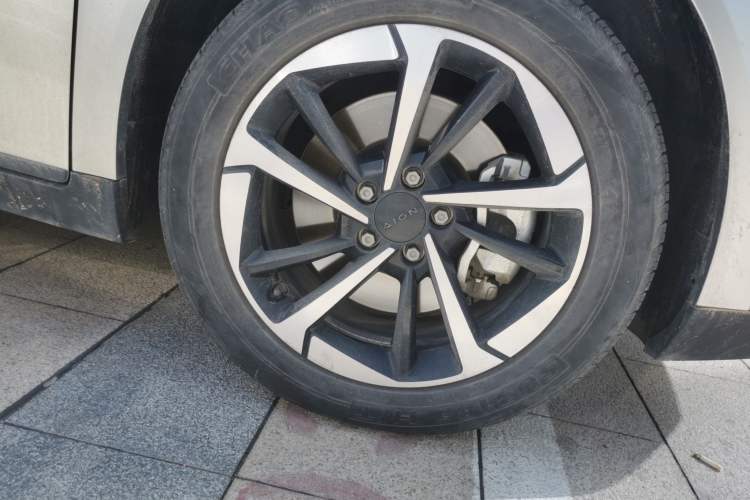 Used AION Y 2023 Younger Star Edition Right Front Wheel Hub