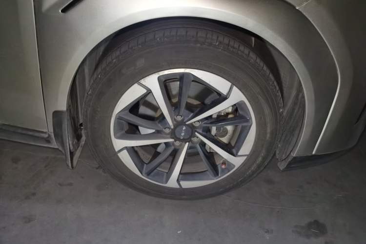 Used AION Y 2023 Plus 510 Smart Edition Right Front Wheel Hub