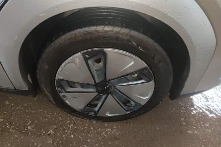 Used AION Y 2023 Plus 510 Enjoy Edition Right Front Wheel Hub