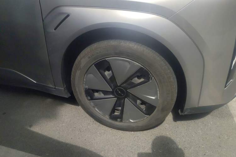 Used AION Y 2023 Plus 510 Enjoy Edition Right Front Wheel Hub