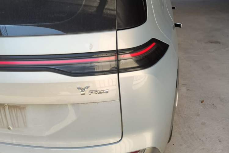 Used AION Y 2023 Younger Star Edition Right Rear Taillight