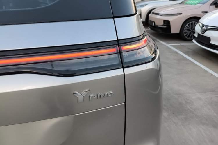 Used AION Y 2023 Plus 610 Enjoyment Edition Ternary Lithium Right Rear Taillight