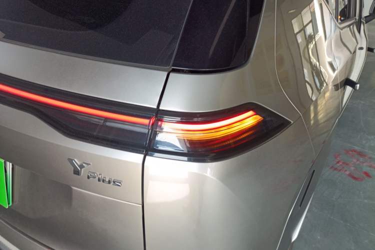 Used AION Y 2023 Plus 510 Smart Edition Right Rear Taillight