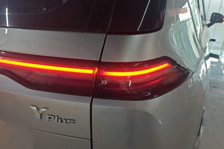 Used AION Y 2023 Younger Star Edition Right Rear Taillight