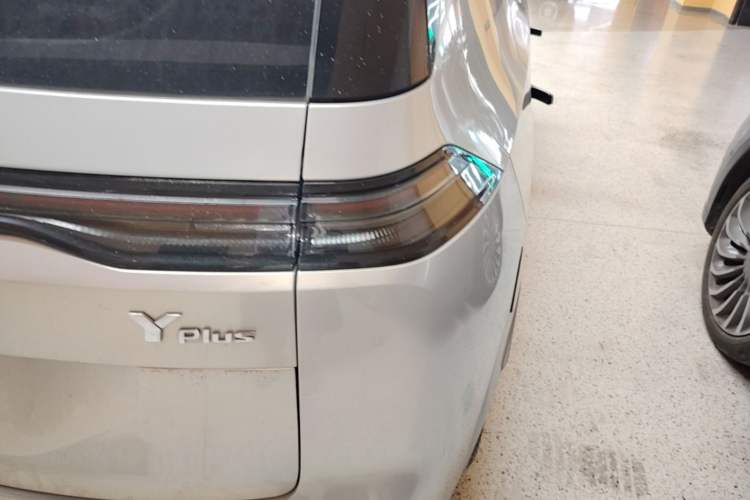 Used AION Y 2023 Younger Star Edition Right Rear Taillight