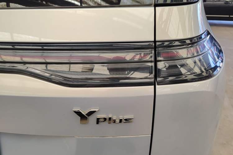 Used AION Y 2023 Younger Star Edition Right Rear Taillight