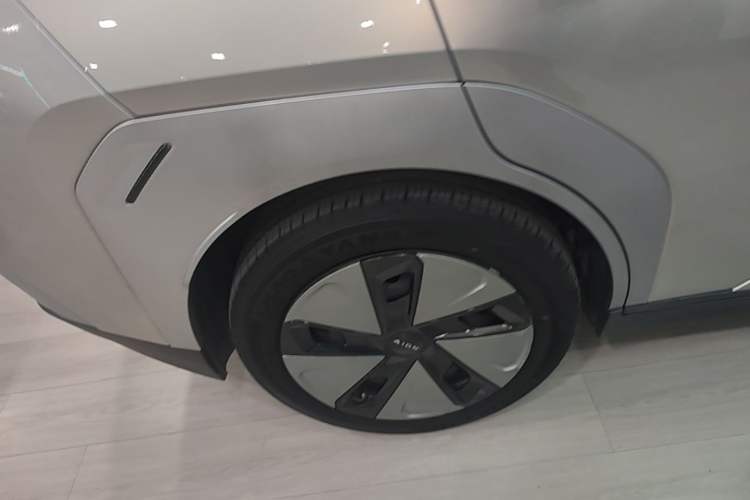 Used AION Y 2023 Plus 510 Enjoy Edition Right Rear Wheel Hub