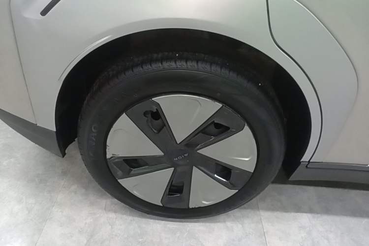 Used AION Y 2023 Younger Right Rear Wheel Hub