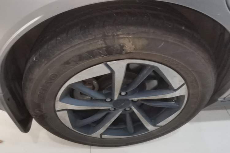Used AION Y 2023 Plus 510 Smart Edition Right Rear Wheel Hub