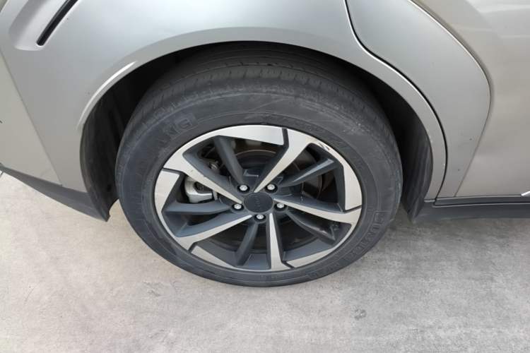 Used AION Y 2023 Plus 610 Enjoyment Edition Ternary Lithium Right Rear Wheel Hub