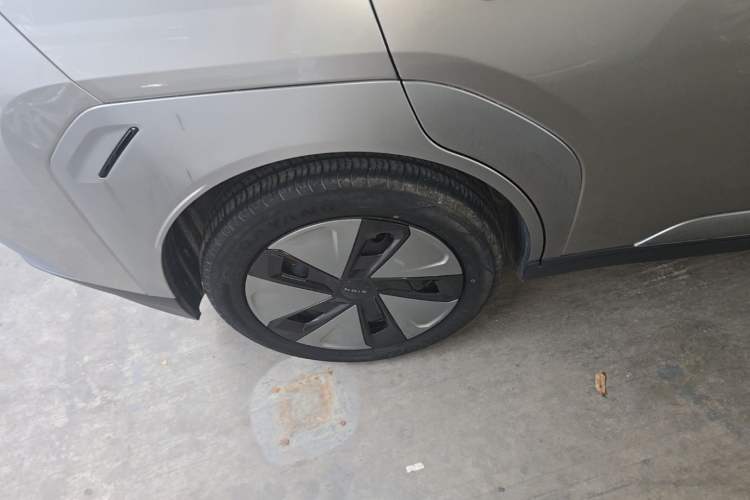 Used AION Y 2023 Plus 510 Enjoy Edition Right Rear Wheel Hub
