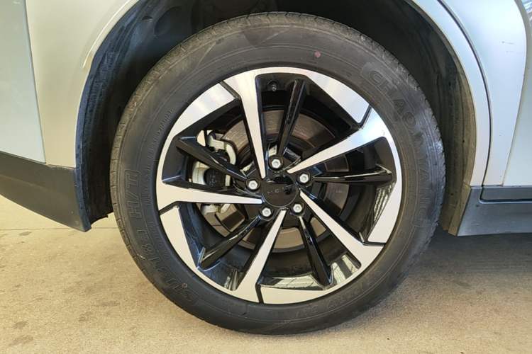 Used AION Y 2023 Plus 510 Smart Edition Right Rear Wheel Hub