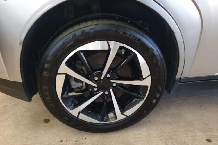 Used AION Y 2023 Plus 510 Enjoy Edition Right Rear Wheel Hub
