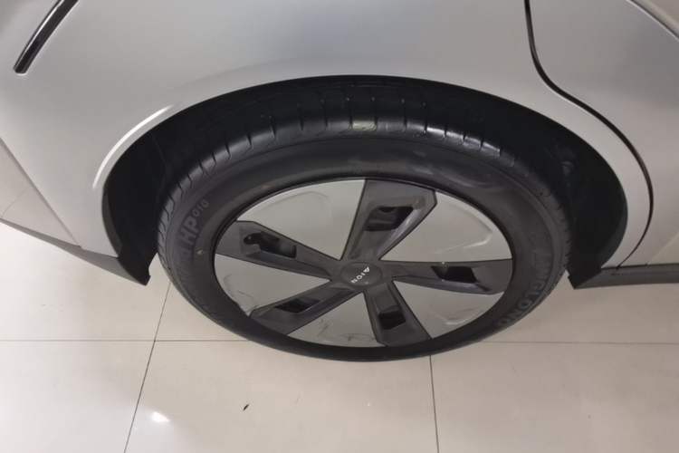 Used AION Y 2023 Plus 510 Enjoy Edition Right Rear Wheel Hub