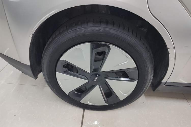 Used AION Y 2023 Plus 510 Enjoy Edition Right Rear Wheel Hub