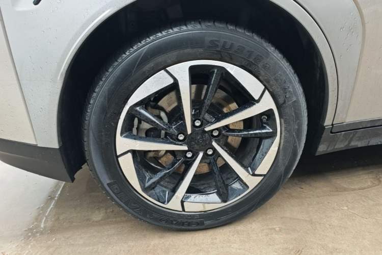 Used AION Y 2023 Plus 510 Smart Edition Right Rear Wheel Hub