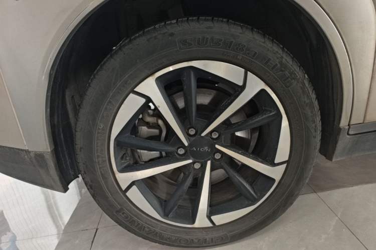 Used AION Y 2023 Younger Star Edition Right Rear Wheel Hub