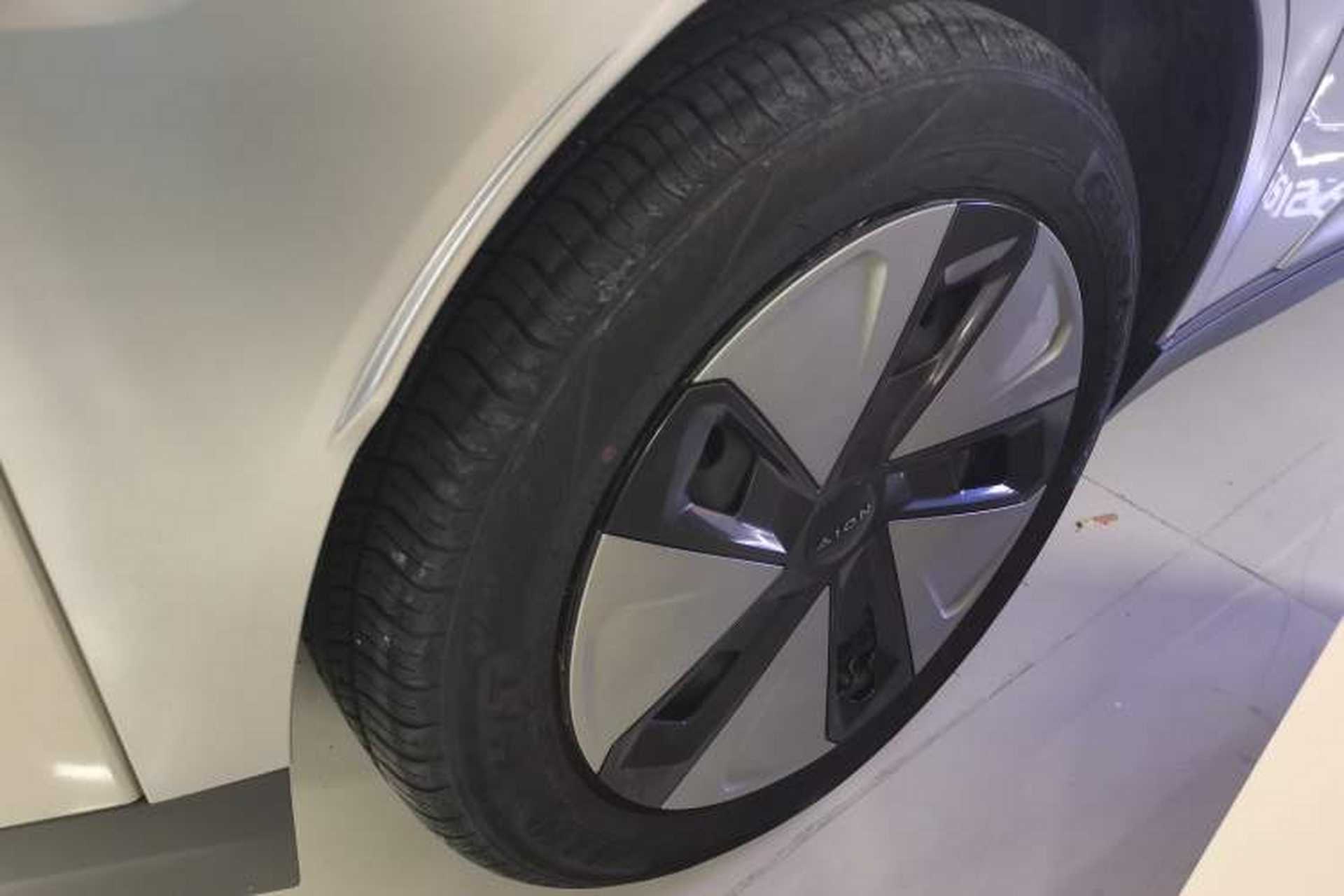 Used AION Y 2023 Plus 510 Enjoy Edition Right Rear Wheel Hub