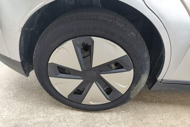 Used AION Y 2023 Plus 510 Enjoy Edition Right Rear Wheel Hub
