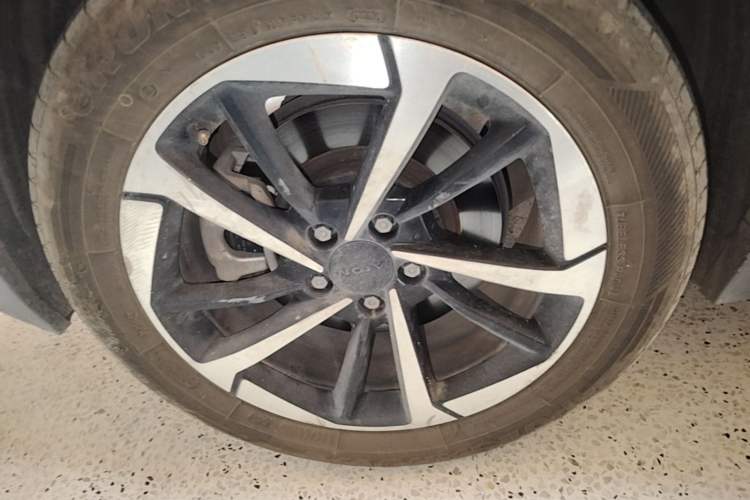 Used AION Y 2023 Younger Star Edition Right Rear Wheel Hub