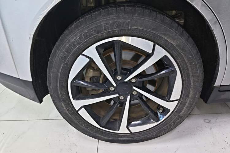 Used AION Y 2023 Plus 510 Smart Edition Right Rear Wheel Hub