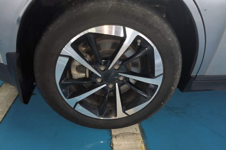Used AION Y 2023 Plus 510 Smart Edition Right Rear Wheel Hub