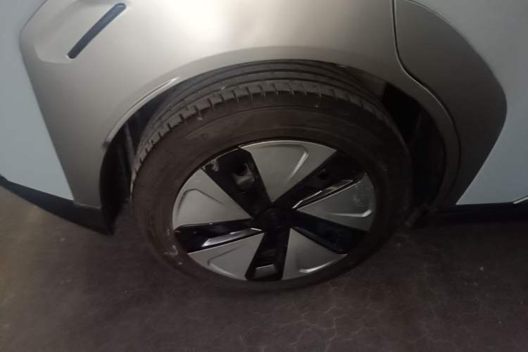 Used AION Y 2023 Plus 510 Enjoy Edition Right Rear Wheel Hub