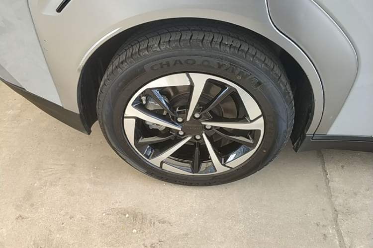 Used AION Y 2023 Plus 510 Smart Edition Right Rear Wheel Hub