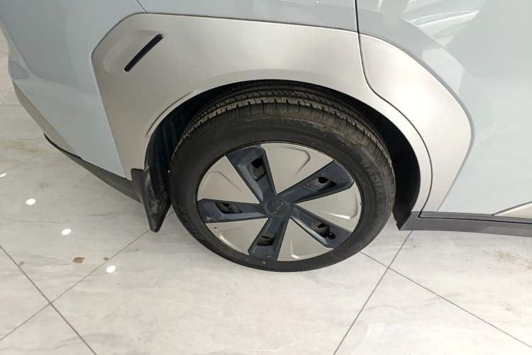 Used AION Y 2023 Plus 510 Enjoy Edition Right Rear Wheel Hub