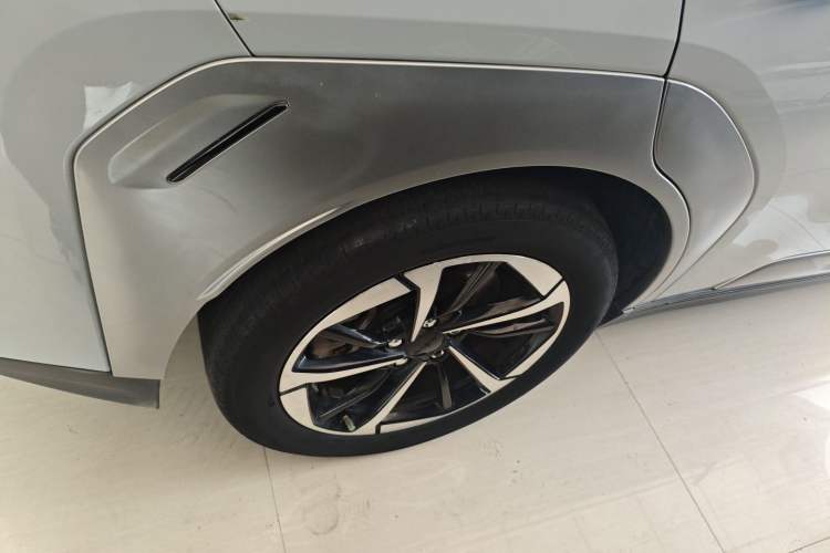 Used AION Y 2023 Plus 510 Enjoy Edition Right Rear Wheel Hub