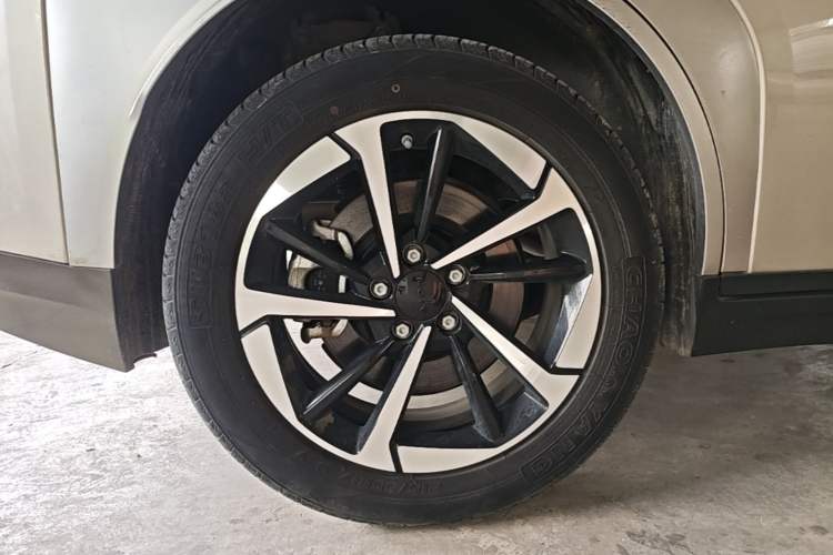 Used AION Y 2023 Plus 510 Smart Edition Right Rear Wheel Hub