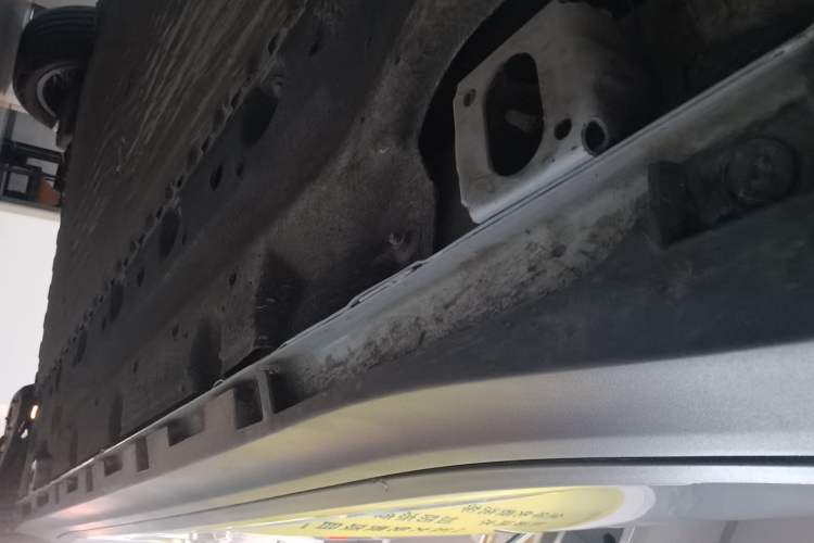 Used AION Y 2023 Younger Star Edition Right Side Sill