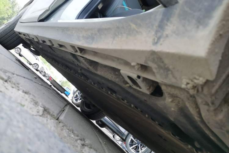 Used AION Y 2023 Younger Right Side Sill