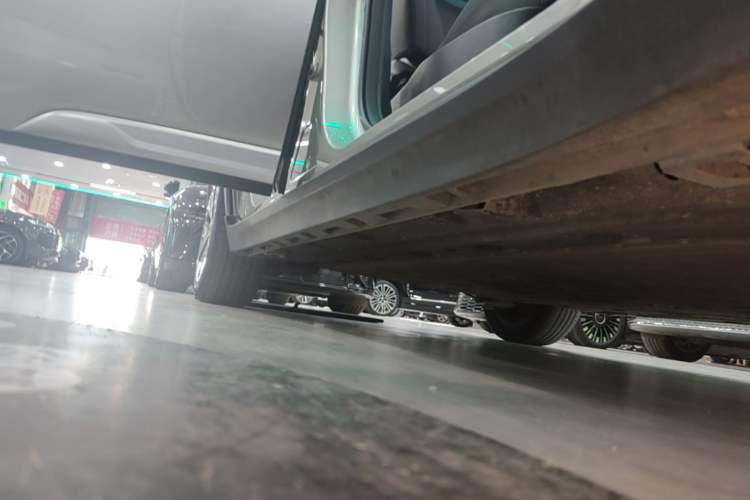 Used AION Y 2023 Plus 510 Enjoy Edition Right Side Sill