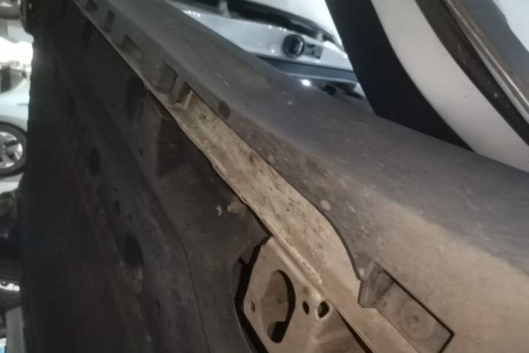 Used AION Y 2023 Plus 510 Smart Edition Right Side Sill