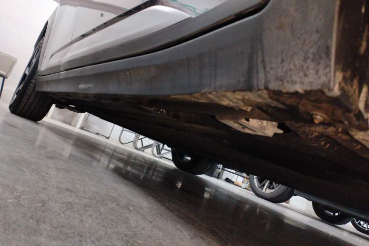 Used AION Y 2023 Plus 610 Smart Edition Ternary Lithium Right Side Sill