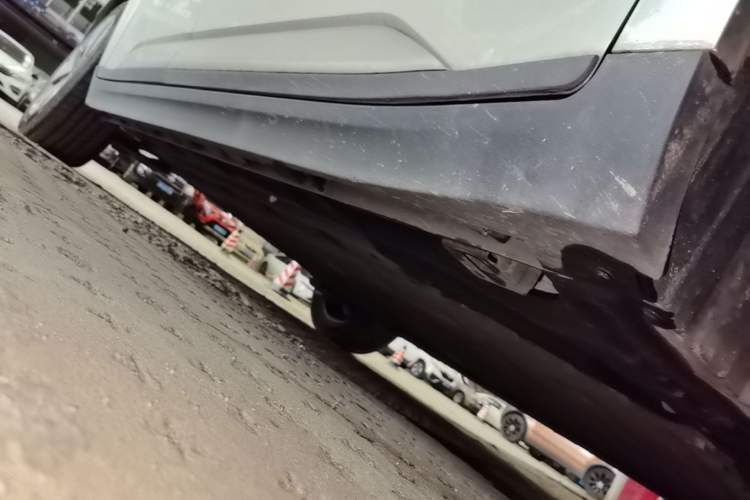 Used AION Y 2023 Plus 510 Enjoy Edition Right Side Sill
