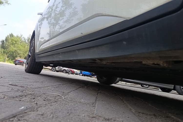 Used AION Y 2023 Younger Star Edition Right Side Sill