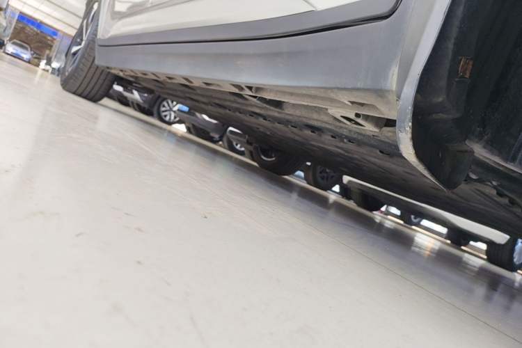 Used AION Y 2023 Plus 510 Smart Edition Right Side Sill