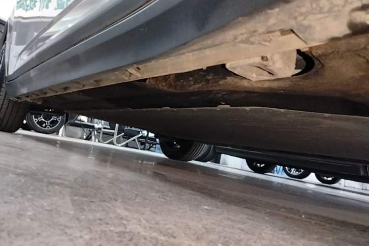 Used AION Y 2023 Younger Star Edition Right Side Sill