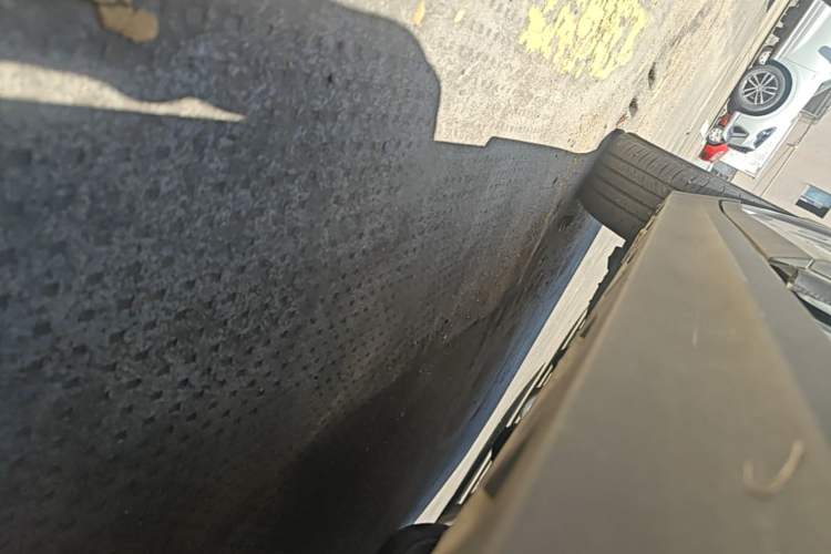 Used AION Y 2023 Younger Star Edition Right Side Sill
