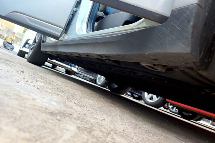 Used AION Y 2023 Younger Star Edition Right Side Sill